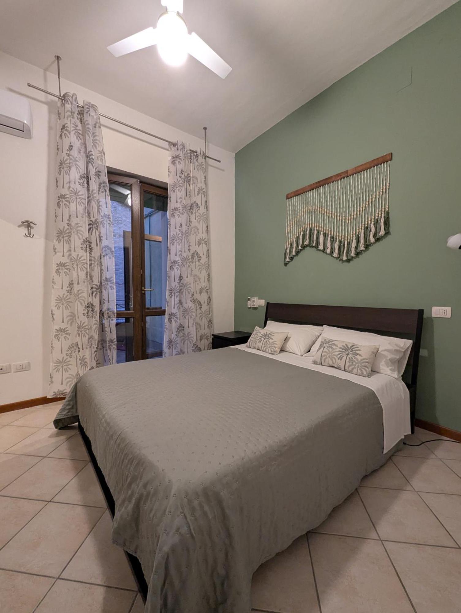 As Easy Apartment Assisi Bagian luar foto