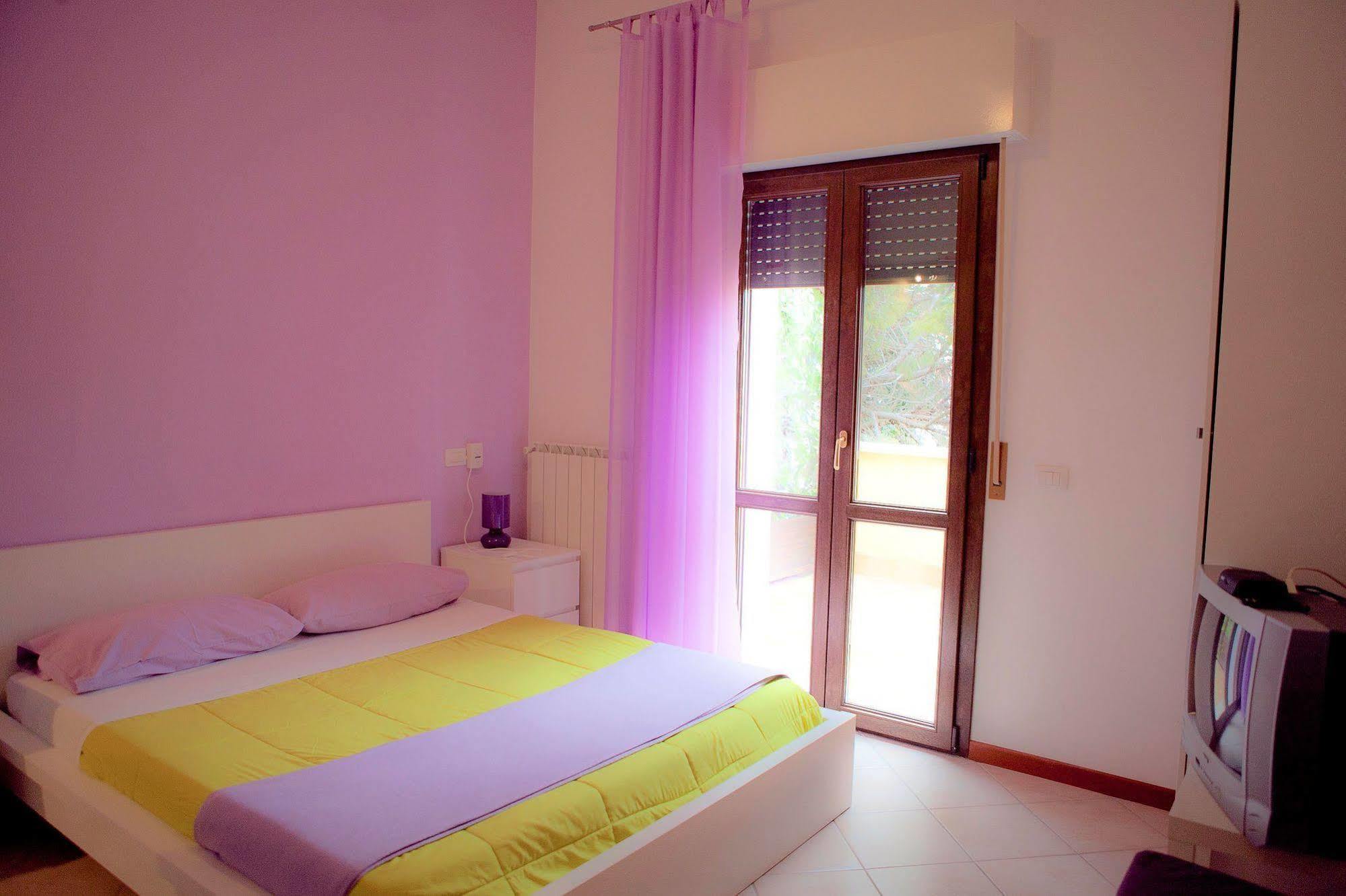 As Easy Apartment Assisi Bagian luar foto